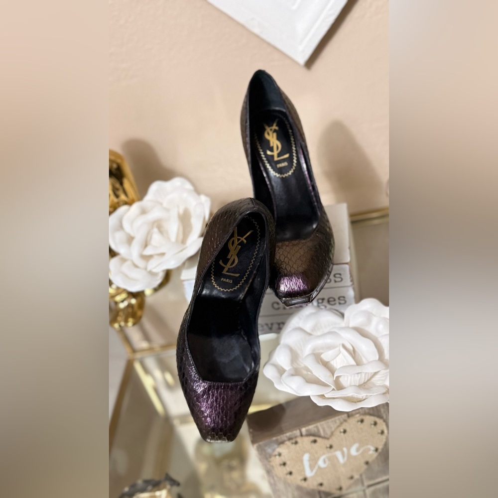 Saint Laurent Brown Textured Pointed-Toe Pumps with Subtle Purple Sheen - Picture 7 of 14
